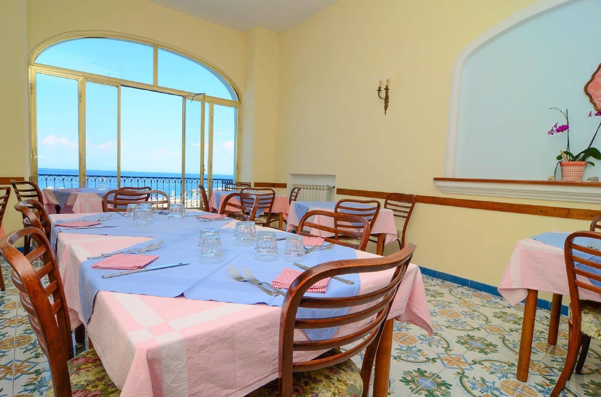 Hotel Terme Marina Lacco Ameno  Exterior photo